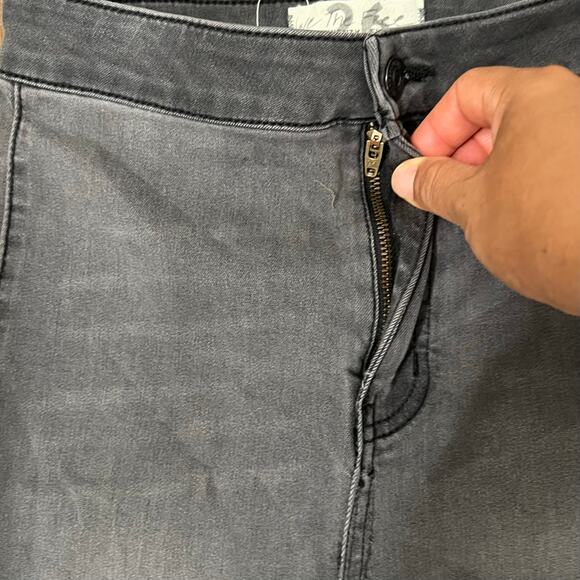 Free People‎ Women Gray Just Float On Bell Bottom Flare Raw Hem Jeans Size 26 - Picture 11 of 12